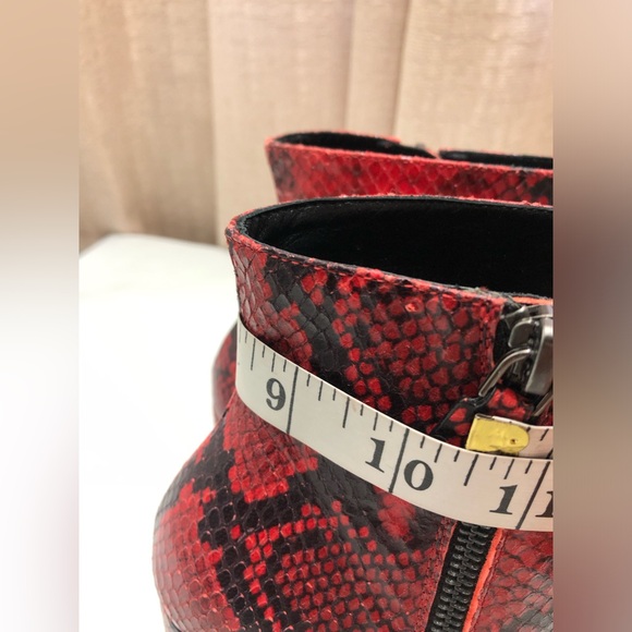 Stuart Weitzman Fifer Red Python Print Leather Boots Sz 8 - Picture 11 of 12